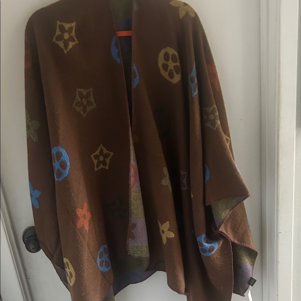 Diva Earthy Knit Poncho with Vibrant Accents. Beautiful patterns NWT